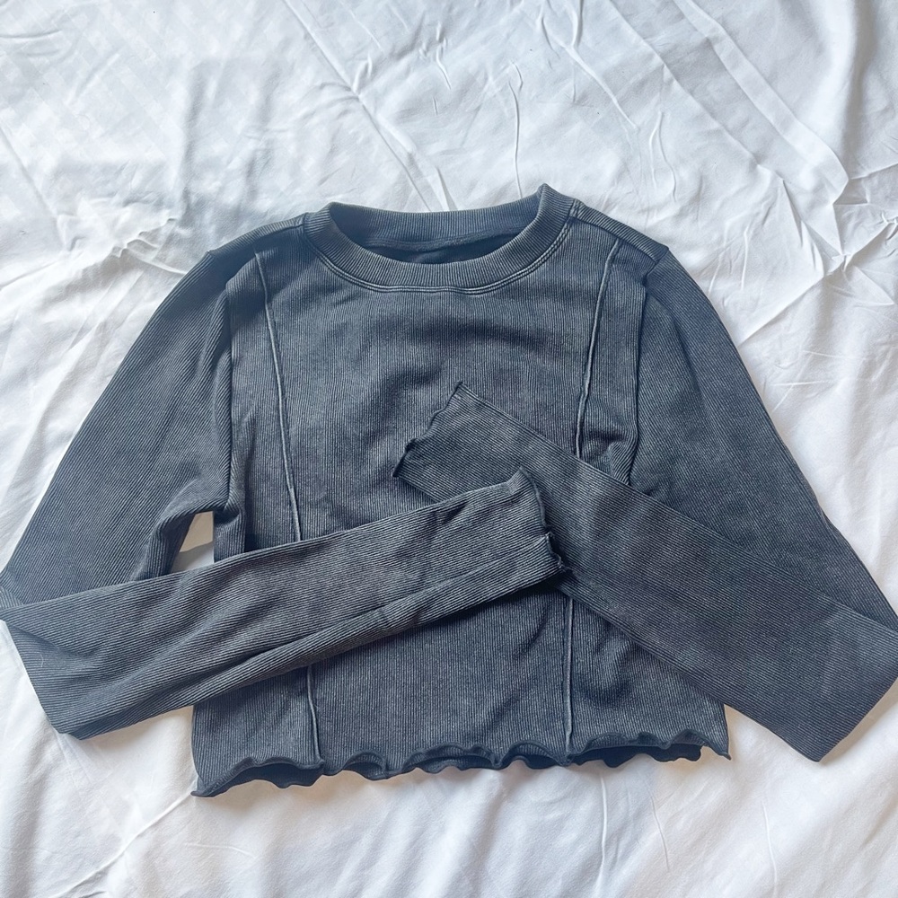Forever 21 /Active Seamless Mineral Wash Long Sleeve Crop Top / Small / Charcoal